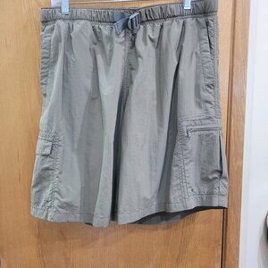Columbia Tan Nylon Cargo Shorts Swim, Hike, Play Size Large Excellent Condition